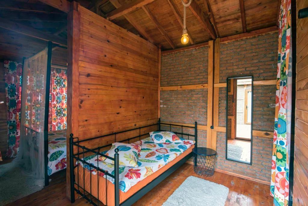 ダラマン Otantik Tas Ev Bed & Breakfast エクステリア 写真