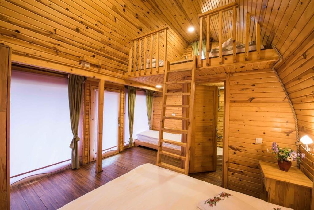 ダラマン Otantik Tas Ev Bed & Breakfast エクステリア 写真