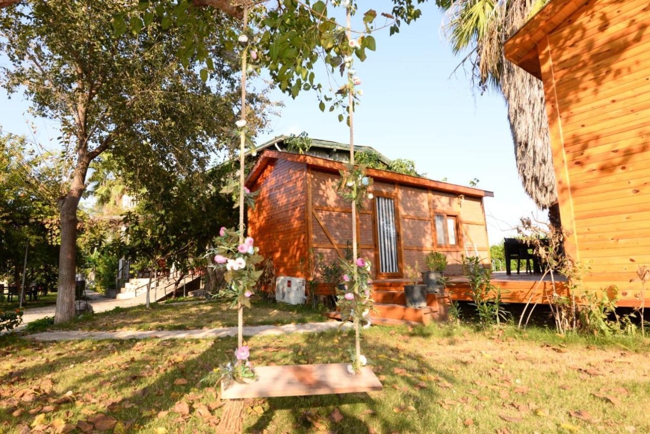 ダラマン Otantik Tas Ev Bed & Breakfast エクステリア 写真